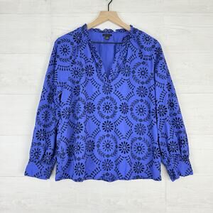 Ann Taylor Eyelet Top Blouse Size Medium Floral Blue Popover Long Sleeve Preppy